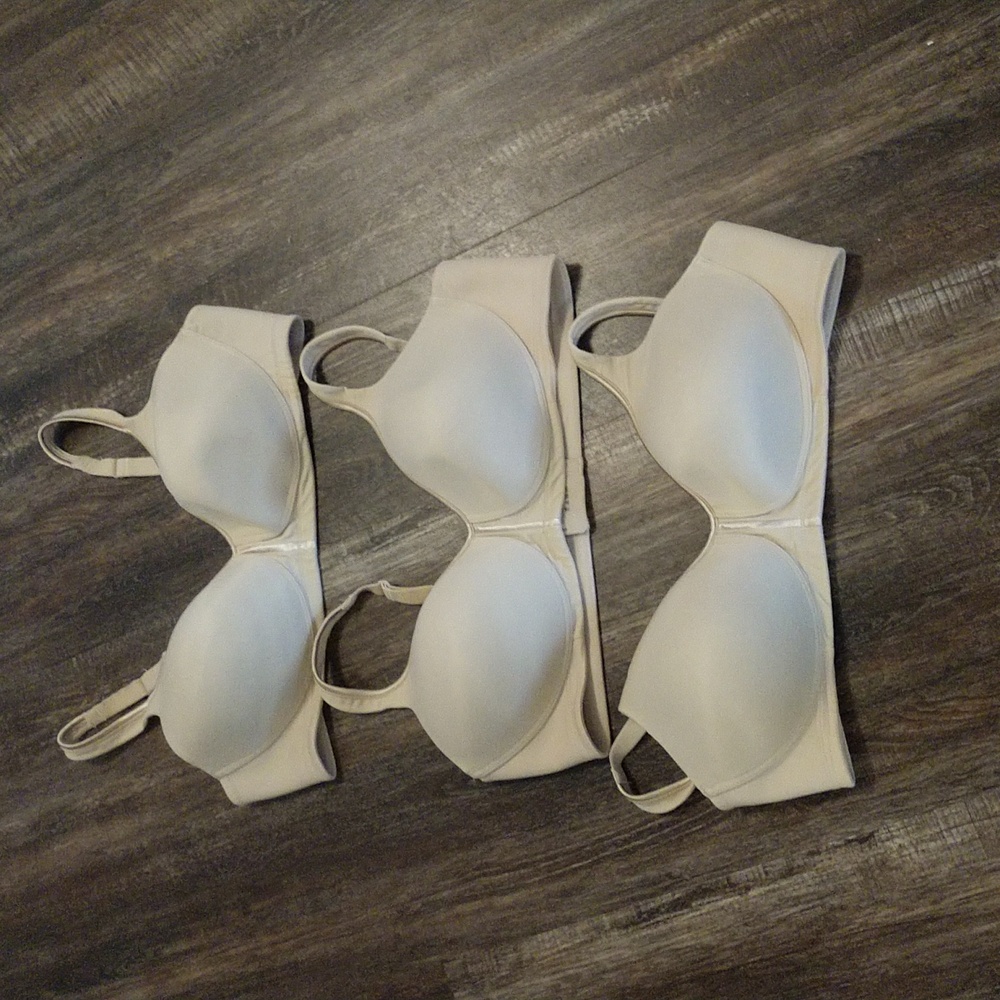 Vanity Fair wireless bras, 40 C , there's 3 bras that are the same, tan color